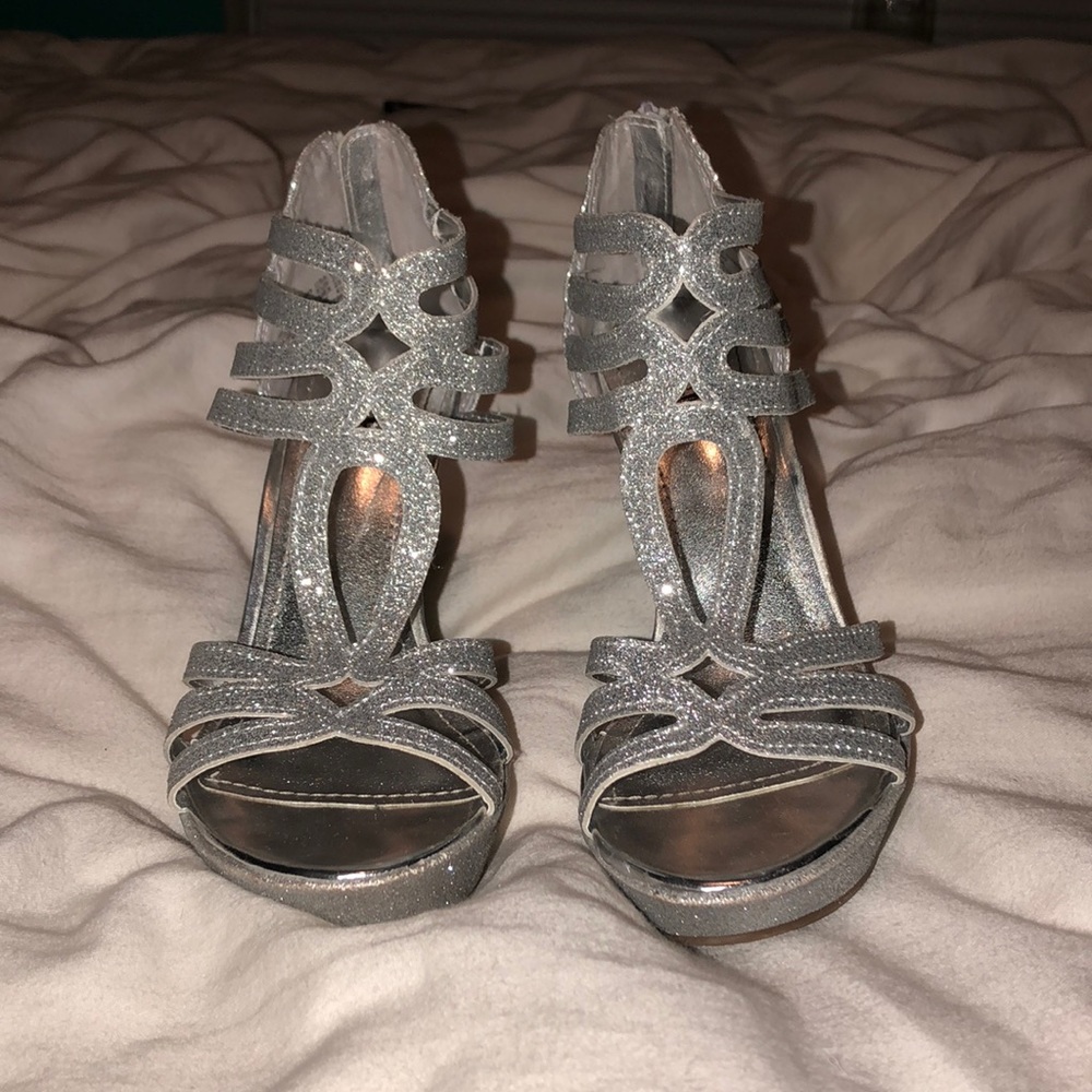 Sparkly silver heels!